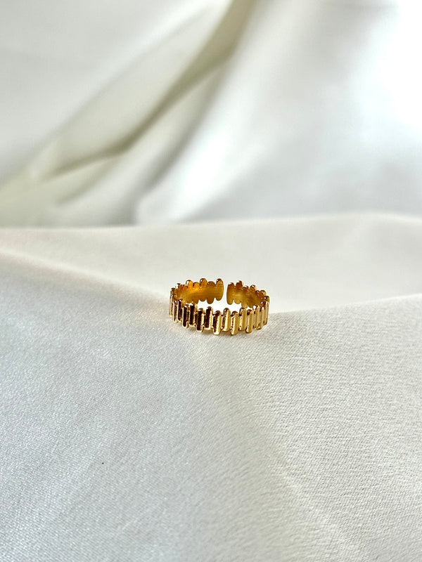 Zara adjustable ring